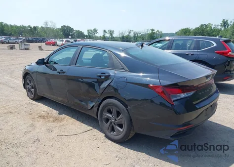 2022 Hyundai Elantra Sel z USA, uszkodzony, nr VIN KMHLM4AG7NU242879